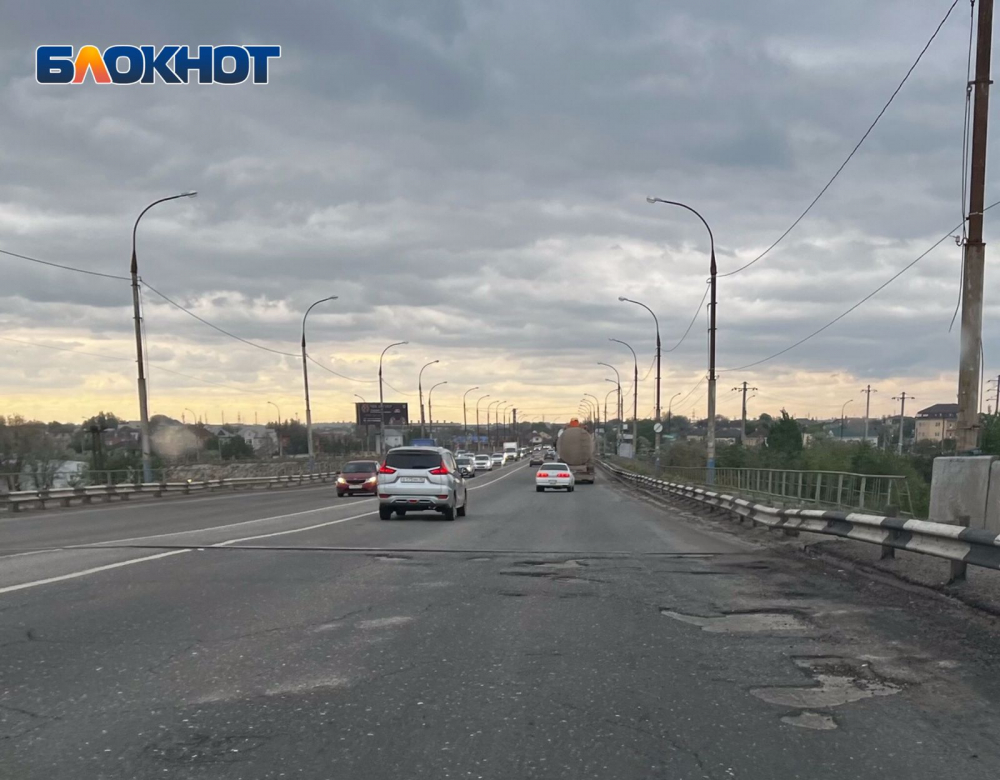 Жители Астрахани жалуются на отсутствие ремонта на Новом мосту