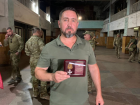 Астраханскому депутату вручили «Георгиевский крест ДНР» IV степени
