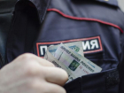 В Астраханской области мужчина обвинил сотрудников ГИБДД в денежной краже