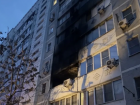 Ночью в Астрахани загорелась квартира в жилом доме: есть пострадавшая