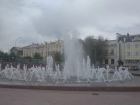 В Астрахани включили 5 уличных фонтанов 