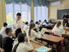 Юным жителям Астраханской области напомнили о правилах безопасности на железной дороге