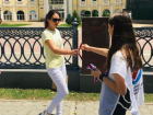 В Астрахани волонтеры раздадут более 2000 ленточек триколор