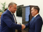 Астраханский губернатор встретился с новым генконсулом Казахстана