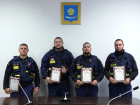Астраханских огнеборцев наградили за спасение детей из горящего дома на Савушкина