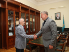 Губернатор вручил медаль ордена «За заслуги перед Астраханской областью» ветерану органов прокуратуры