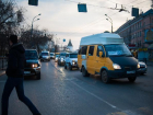 В Астрахани очередь на маршрутку попала на видео