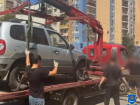 В Астрахани будут эвакуировать автомобили, брошенные в живой очереди за топливом