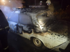 Ночью в Астрахани подожгли автомобиль
