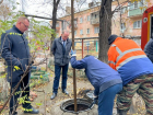 Игорь Седов проверил ход устранения засора канализации на Кирова в Астрахани