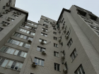 Астраханцы устали ждать ремонта дырявой крыши и сменили управляющую компанию