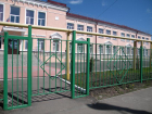 В Астраханской области прокуратура помогла огородить территорию школы забором