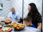 Игорь Бабушкин навестил семью мобилизованного астраханца  в Енотаевском районе  