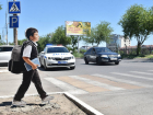 На дорогах Астрахани появились картонные школьники