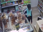 Астраханец с полиэтиленовым пакетом на голове пытался ограбить магазин