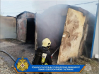 В Астрахани снова крупный пожар, сгорело 13 гаражей