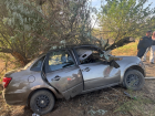 Под Астраханью автомобиль улетел с дороги в дерево: водитель погибла