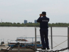 Под Астраханью перевернулась лодка с людьми, одну женщину ищут