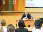 Игорь Мартынов провел «Разговоры о важном» с астраханскими школьниками