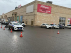 Астраханка сбила подростка рядом с торговым центром и скрылась с места ДТП