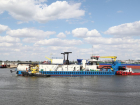 На астраханском заводе «Лотос» спустили на воду земснаряд