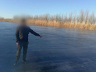 Авиаотряд полиции ловит астраханских рыбаков у зимовальных ям