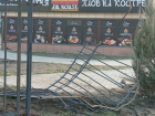В Астрахани угонщик врезался в ограждение на железнодорожном вокзале