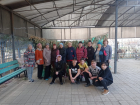 Жители села Самосделка Камызякского района плетут маскировочные сети для фронта