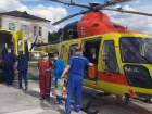 В астраханскую больницу пациентку доставили на вертолете прямиком из Каспийского моря