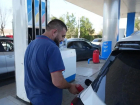 Стал известен график работы заправок в Астрахани на сегодня: где и кому положено 