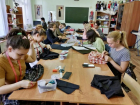 Астраханские преподаватели и студенты изготавливают изделия для бойцов СВО