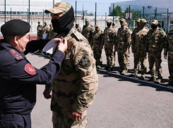 Астраханским росгвардейцам вручили региональные и государственные награды