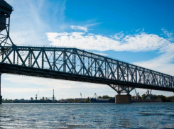В Астрахани на два часа разведут Старый мост