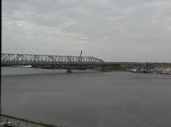В Астрахани разведут Старый мост для прохода судов