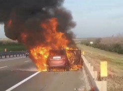 Автомобиль астраханского депутата-бойца взорвался во время выполнения военной миссии