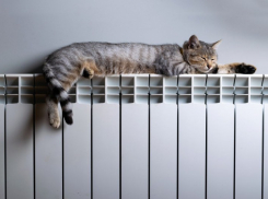 В замерзающий дом в Астрахани пришел долгожданный насос и тепло