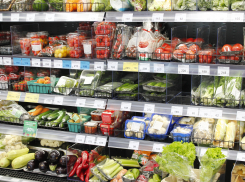 Удивил зеленый: в Астраханской области ряд продуктов подешевел