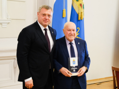 Губернатор Астраханской области вручил премию «Человек года»