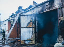 В Астрахани назвали предварительную причину пожара на авторынке