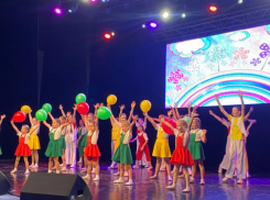 В школах Астрахани рассказали о роли семьи в жизни человека по случаю Дня отца