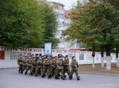 Мобилизованным астраханцам в воинскую часть доставили гуманитарный груз 