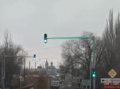 В Астрахани появились красочные светофоры