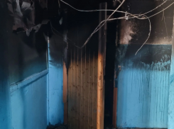 Пьяный астраханец залил перцем двух друзей и поджег квартиру