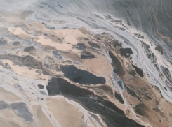 В Трусовском районе Астрахани локализовали загрязнение на воде