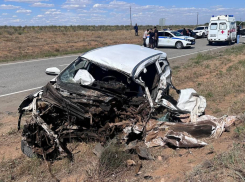Страшный удар и несколько трупов: в Астраханской области произошла авария из-за опасного маневра