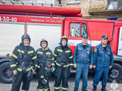 В Астрахани произошел страшный пожар: как из него спасали людей