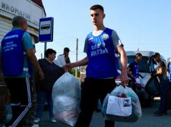 Астраханским бойцам СВО направили 10 тонн гумпомощи из Камызякского района