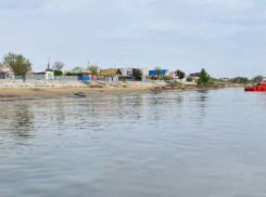 В Астрахани начнут поиски лиц, сливших в Волгу нефтепродукты