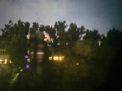 Астрахань осталась без света, связи и воды из-за аварии на высоковольтных линиях