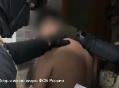 Трое астраханцев угрозами и насилием вымогали деньги у военнослужащего